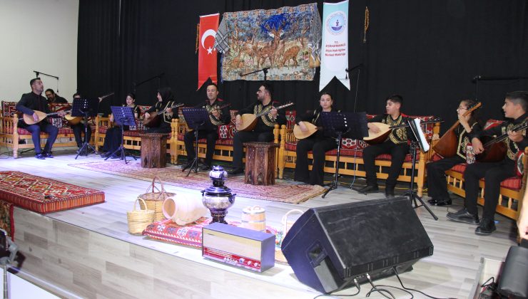 Afşin’de Hayat Boyu Öğrenme Haftası’na Türkü Dolu Gece Damga Vurdu