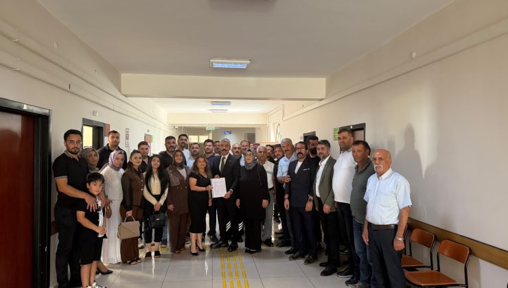 MHP Afşin İlçe Başkanı Kenan Karağaç Mazbatasını Aldı